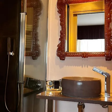 Superbe Face Apartment