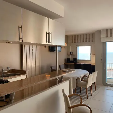 Superbe Face Apartment